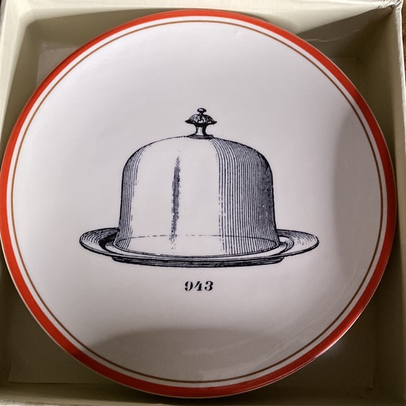 Williams Sonoma Adorable Antique Illustration Cocktail Plates - Set of Four - Picture 12 of 17